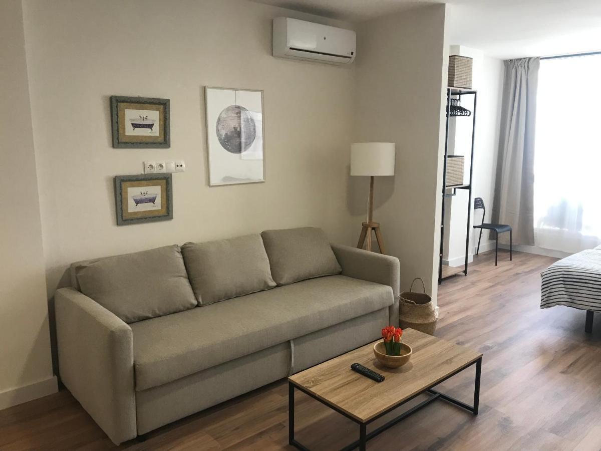 Gmc Turistics - Plaza De Las Flores Estepona Kültér fotó